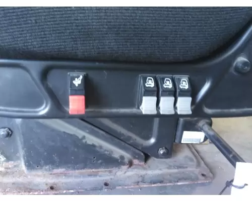 VOLVO VNM SEAT, FRONT