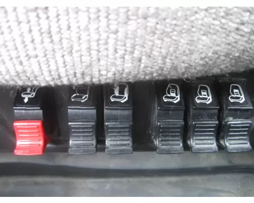 VOLVO VNM SEAT, FRONT