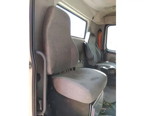 VOLVO VNM SEAT, FRONT