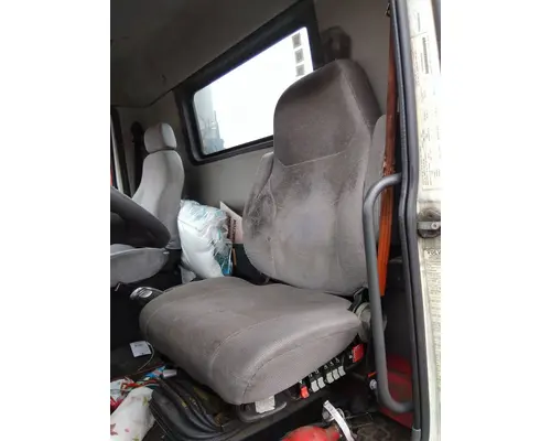 VOLVO VNM SEAT, FRONT