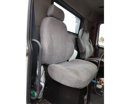 VOLVO VNM SEAT, FRONT