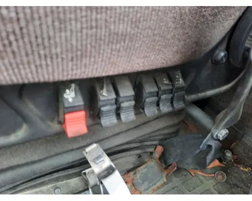 VOLVO VNM SEAT, FRONT