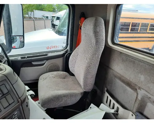 VOLVO VNM SEAT, FRONT