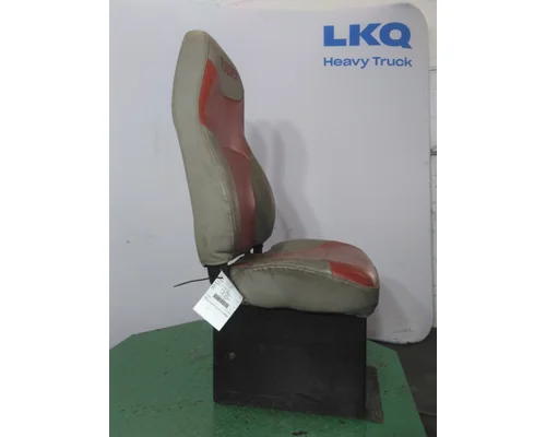 VOLVO VNM SEAT, FRONT