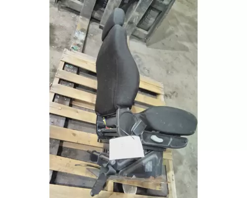 VOLVO VNM SEAT, FRONT