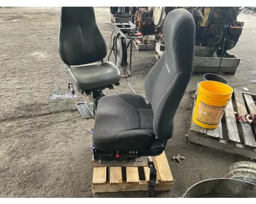 VOLVO VNM Seat, Front