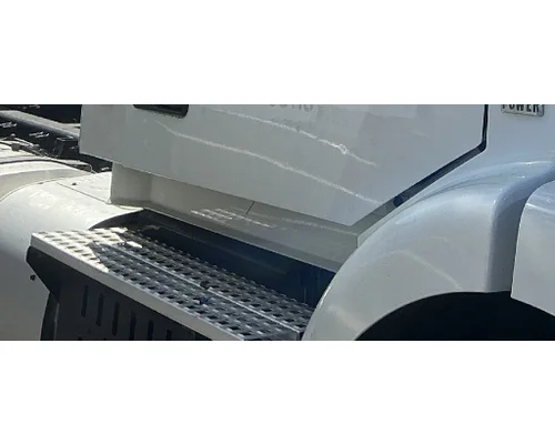 VOLVO VNM Skirt
