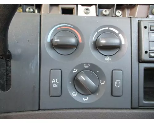 VOLVO VNM TEMPERATURE CONTROL