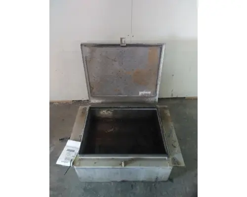 VOLVO VNM TOOL BOX