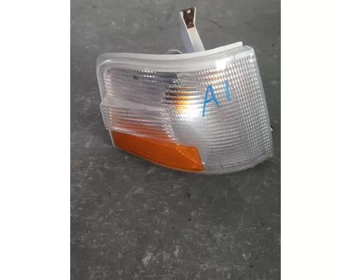 VOLVO VNM TURN SIGNAL LIGHT