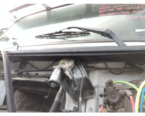 VOLVO VNM WINDSHIELD WIPER ASSEMBLY