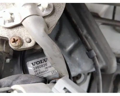 VOLVO VNM WINDSHIELD WIPER ASSEMBLY