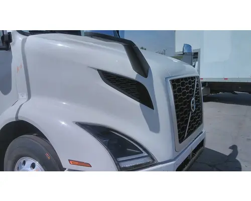 VOLVO VNR 2018-2025 HOOD
