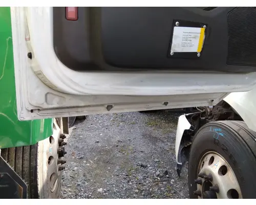 VOLVO VNR 2018-2026 DOOR ASSEMBLY, FRONT