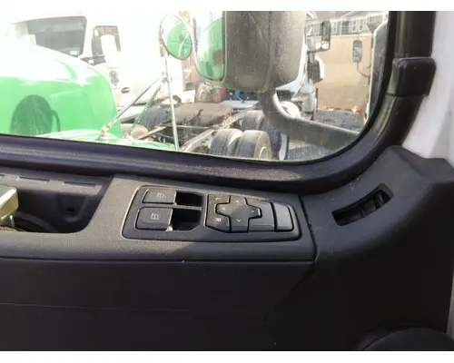 VOLVO VNR 2018-2026 DOOR ASSEMBLY, FRONT