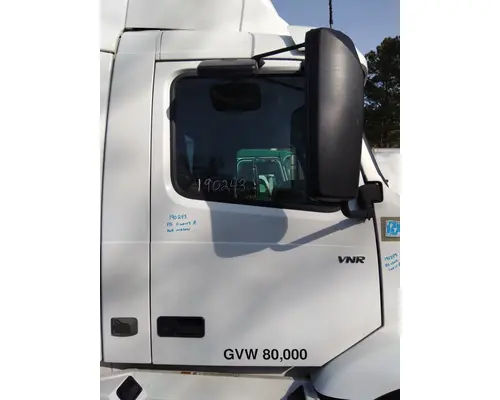 VOLVO VNR 2018-2026 DOOR ASSEMBLY, FRONT