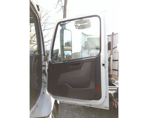 VOLVO VNR 2018-2026 DOOR ASSEMBLY, FRONT
