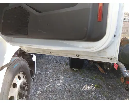 VOLVO VNR 2018-2026 DOOR ASSEMBLY, FRONT