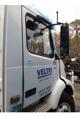 VOLVO VNR 2018-2026 DOOR ASSEMBLY, FRONT