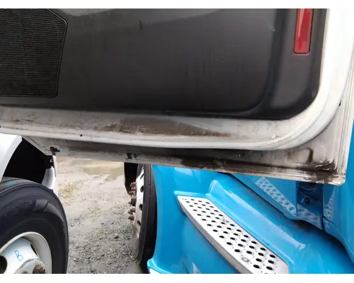 VOLVO VNR 2018-2026 DOOR ASSEMBLY, FRONT