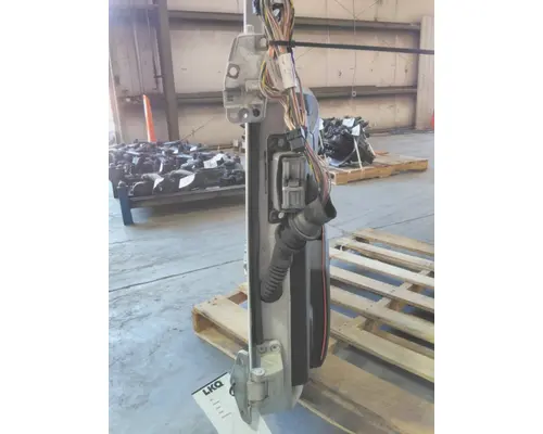 VOLVO VNR 2018-2026 DOOR ASSEMBLY, FRONT