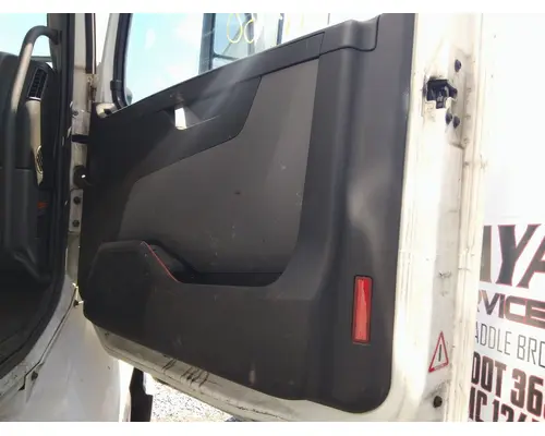 VOLVO VNR 2018-2026 DOOR ASSEMBLY, FRONT
