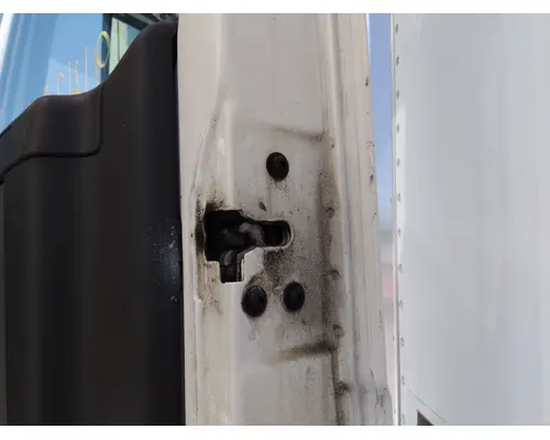 VOLVO VNR 2018-2026 DOOR ASSEMBLY, FRONT