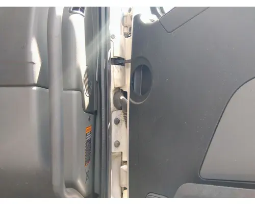 VOLVO VNR 2018-2026 DOOR ASSEMBLY, FRONT