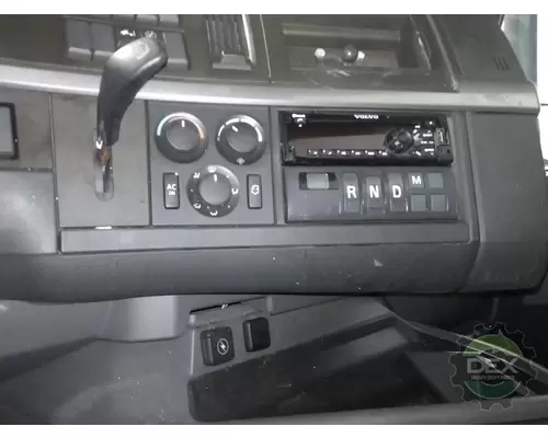 VOLVO VNR300 Cab