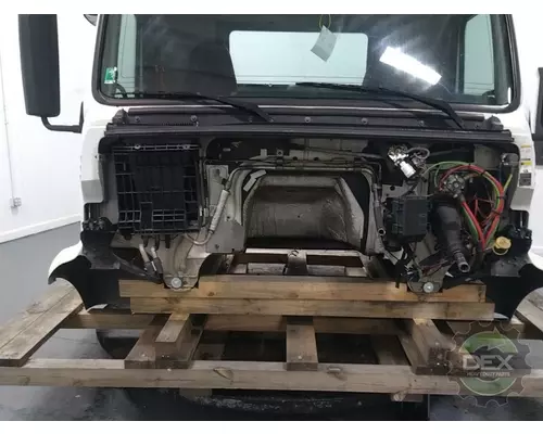 VOLVO VNR300 Cab