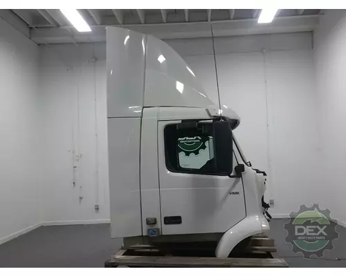VOLVO VNR300 Cab