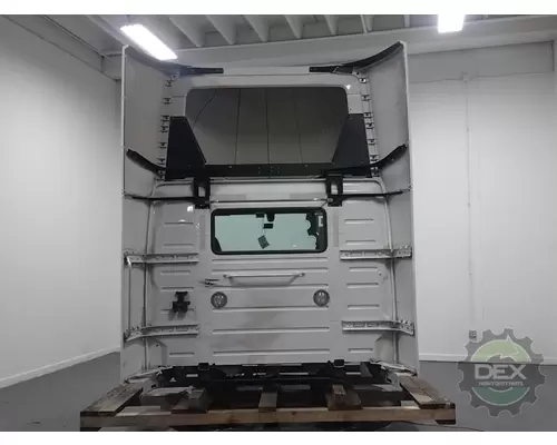VOLVO VNR300 Cab