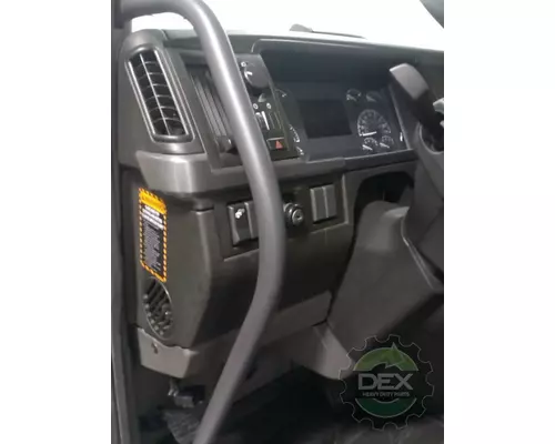 VOLVO VNR300 Cab
