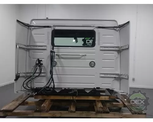 VOLVO VNR300 Cab