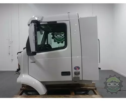 VOLVO VNR300 Cab