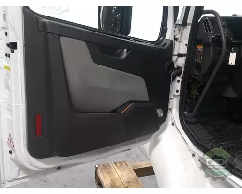 VOLVO VNR300 Cab