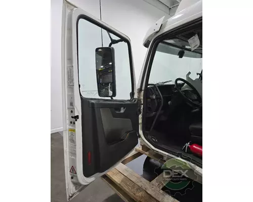 VOLVO VNR300 Cab
