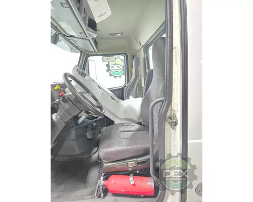 VOLVO VNR300 Cab