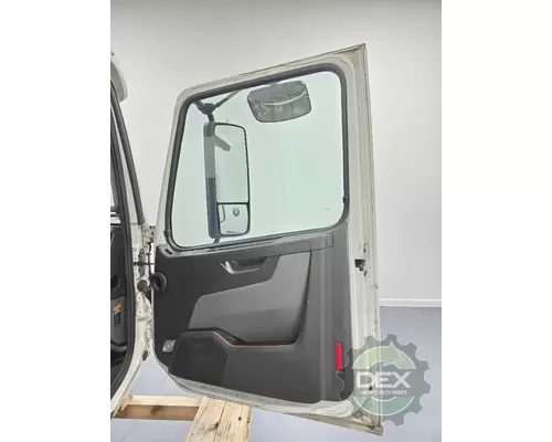 VOLVO VNR300 Cab