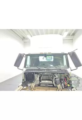 VOLVO VNR300 Cab