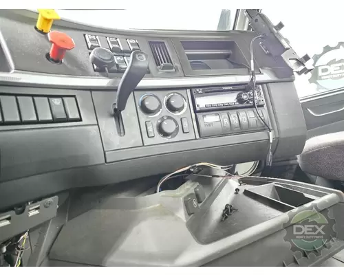 VOLVO VNR300 Cab