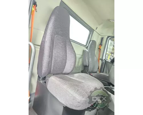VOLVO VNR300 Cab