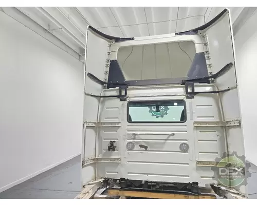 VOLVO VNR300 Cab