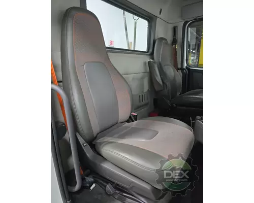 VOLVO VNR300 Cab