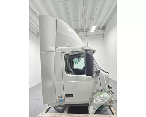 VOLVO VNR300 Cab
