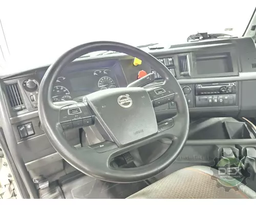 VOLVO VNR300 Cab