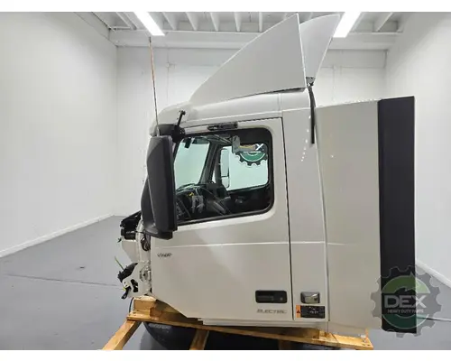 VOLVO VNR300 Cab