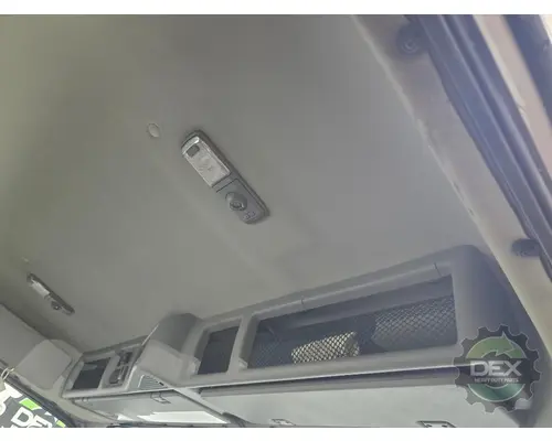 VOLVO VNR300 Cab