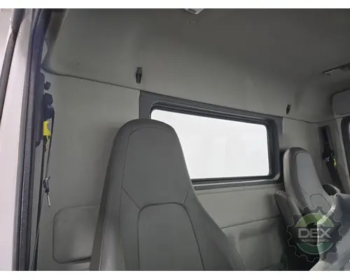 VOLVO VNR300 Cab