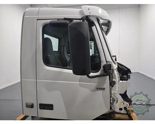 VOLVO VNR300 Cab